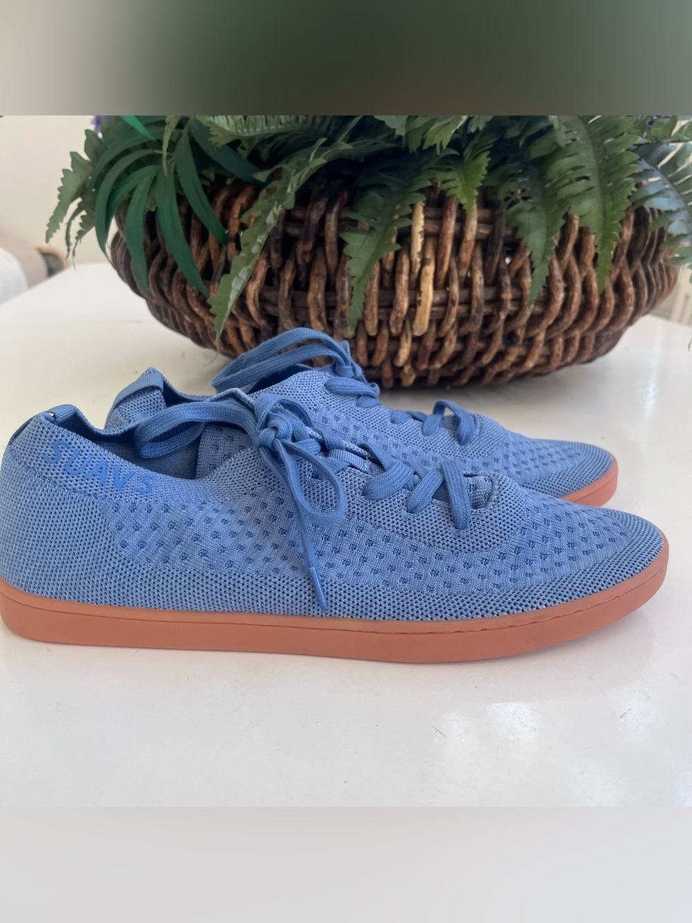 Suavs NWOB Zilker men’s 11.5 Blue Sneakers Knit Gum soles Washable Breathable
